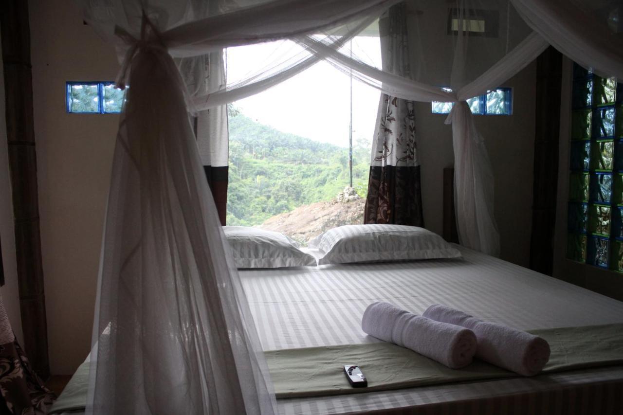 On The Rocks Bungalows, Restaurant And Jungle Trekking Tours بوكيت لاوانج المظهر الخارجي الصورة