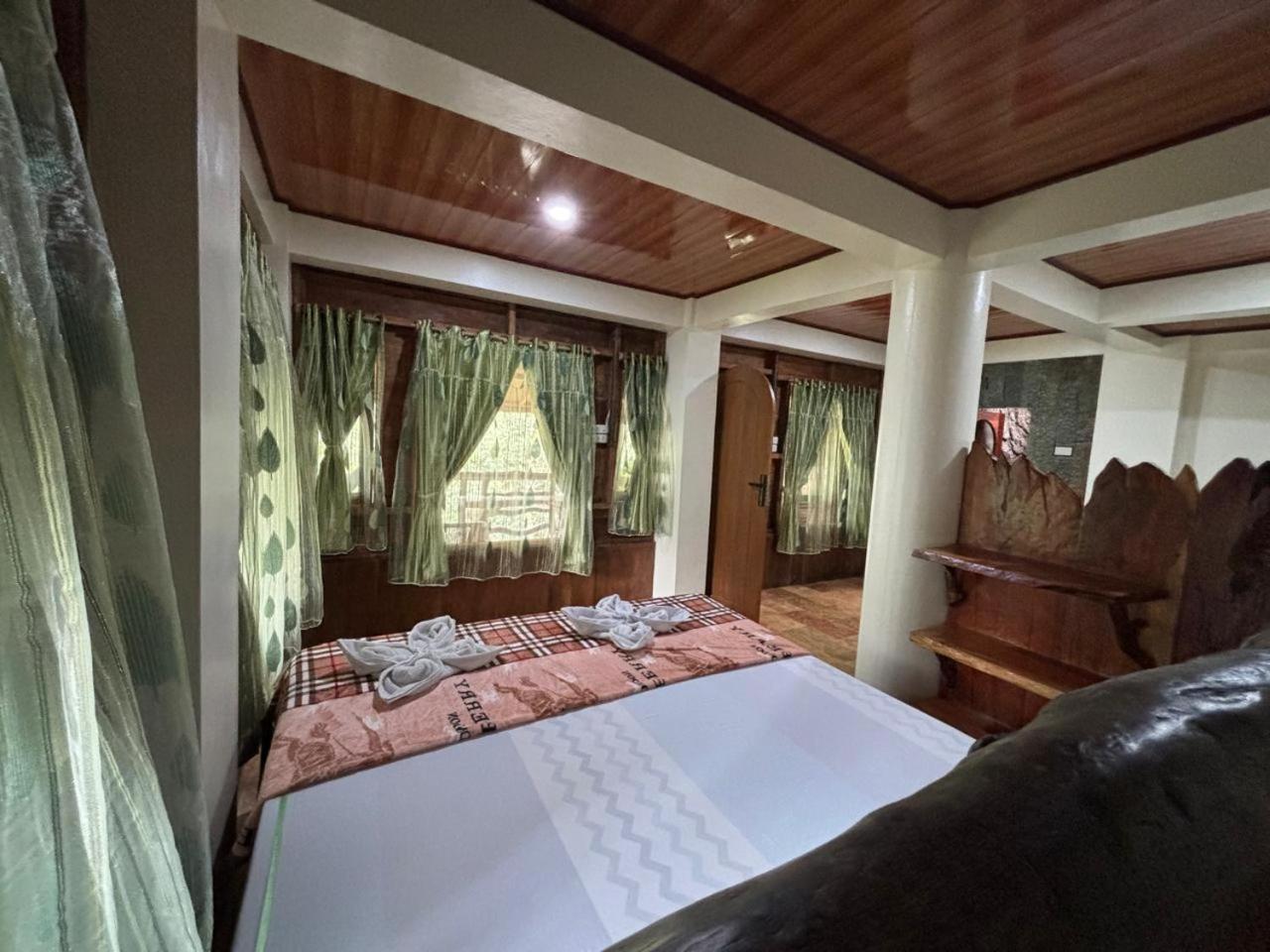 On The Rocks Bungalows, Restaurant And Jungle Trekking Tours بوكيت لاوانج المظهر الخارجي الصورة