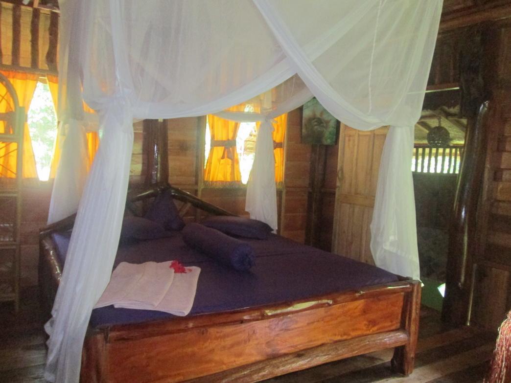 On The Rocks Bungalows, Restaurant And Jungle Trekking Tours بوكيت لاوانج المظهر الخارجي الصورة