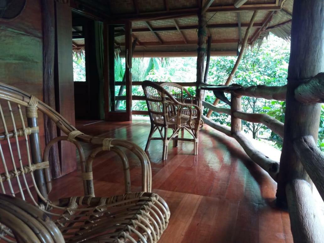 On The Rocks Bungalows, Restaurant And Jungle Trekking Tours بوكيت لاوانج المظهر الخارجي الصورة